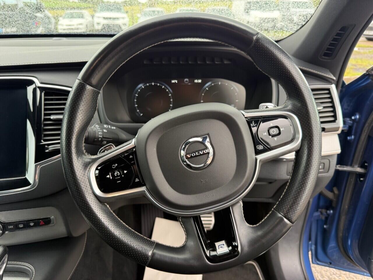 Volvo XC90 view 17