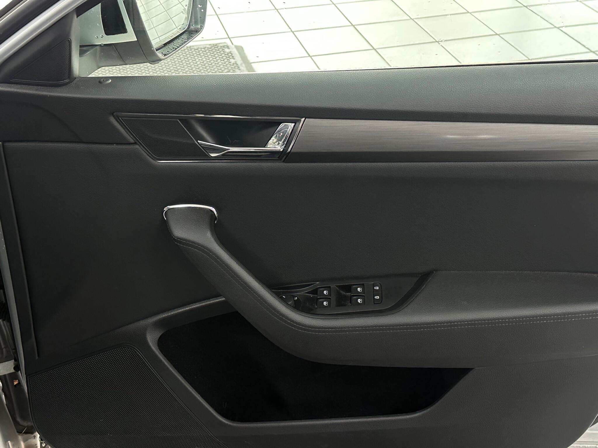 Skoda Superb view 21