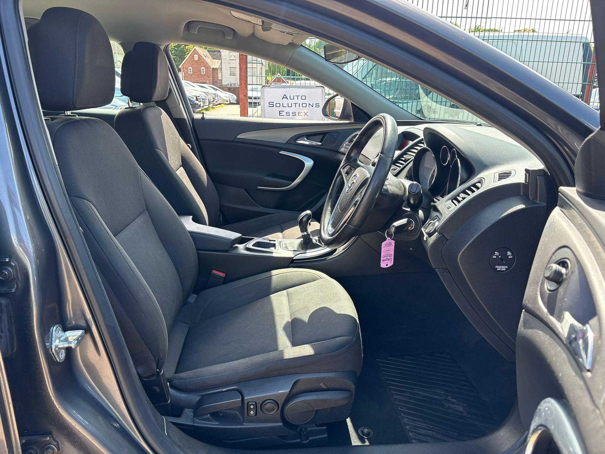 Vauxhall Insignia view 9