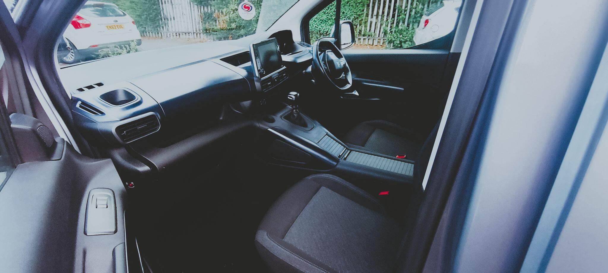 Peugeot Rifter view 22