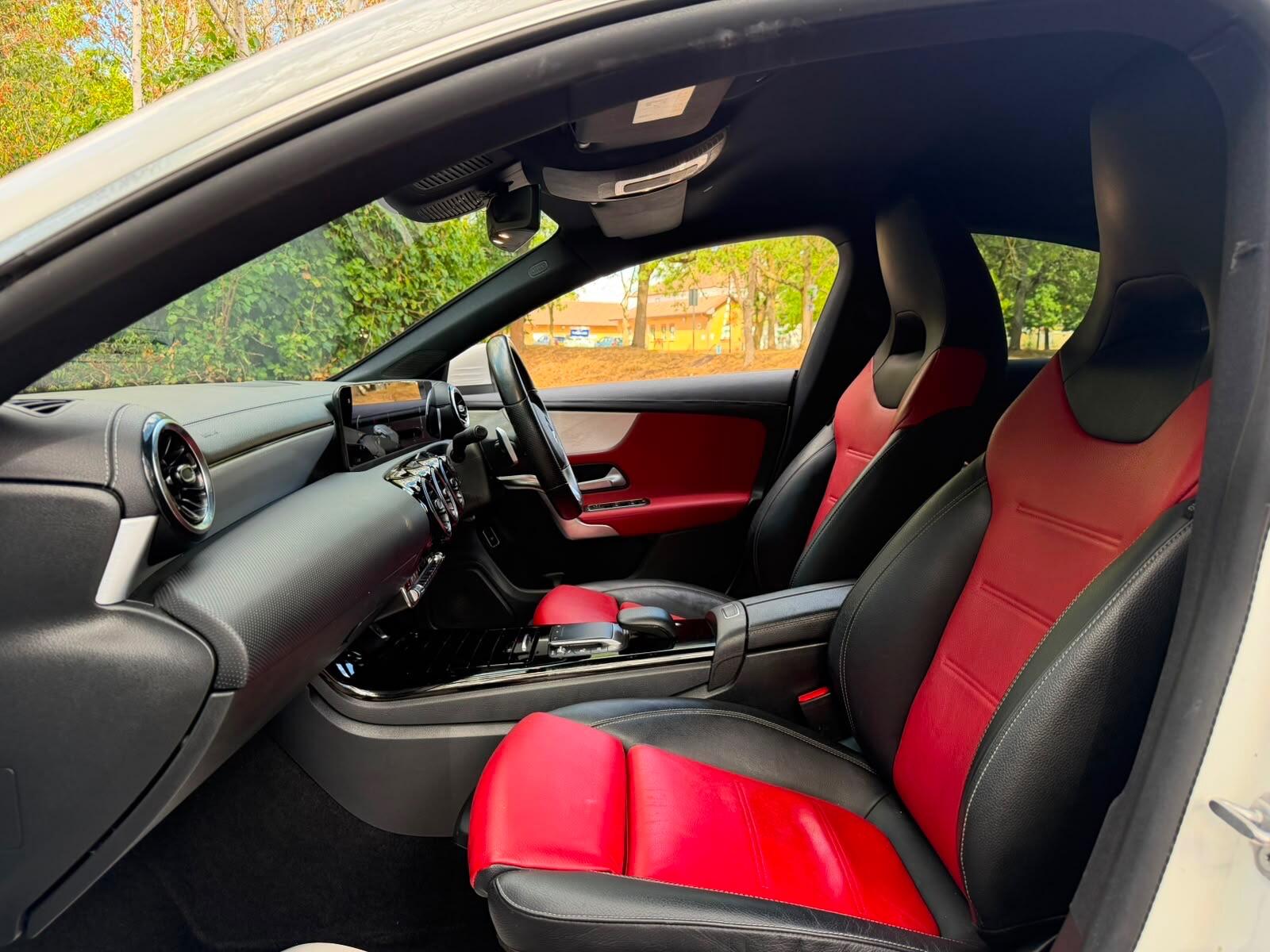 Mercedes-Benz Cla view 12