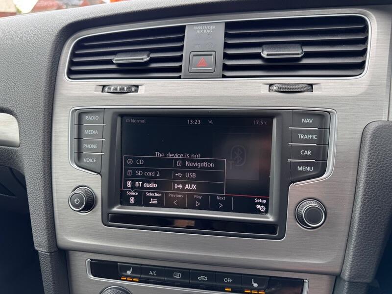 Volkswagen Golf view 21