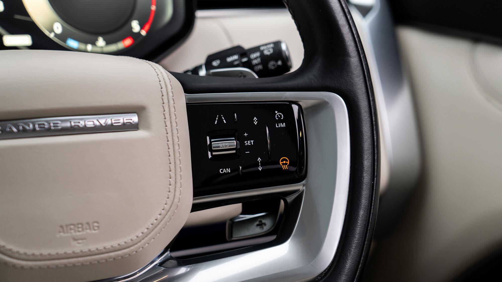 Land Rover Range Rover view 23