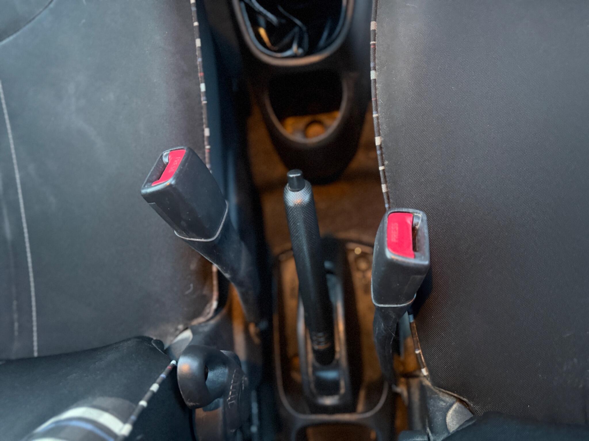 2013 Citroen C1 image 17
