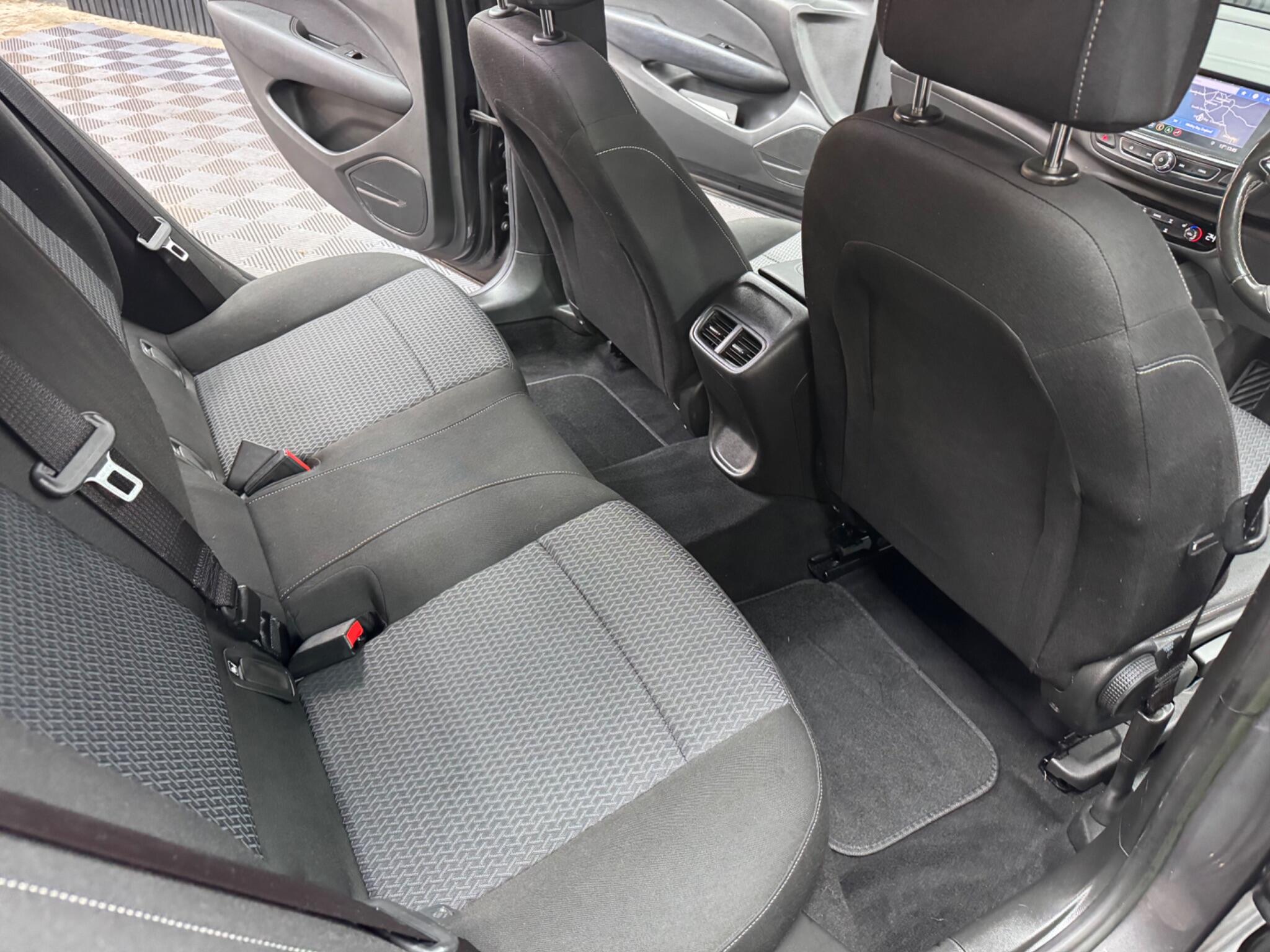 Vauxhall Insignia view 14