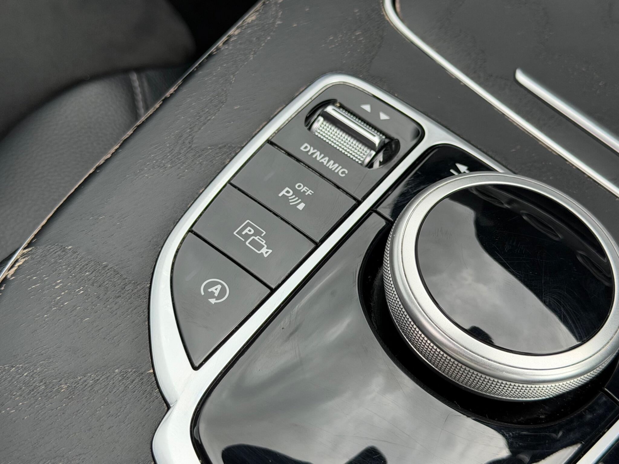 Mercedes-Benz E-Class view 42
