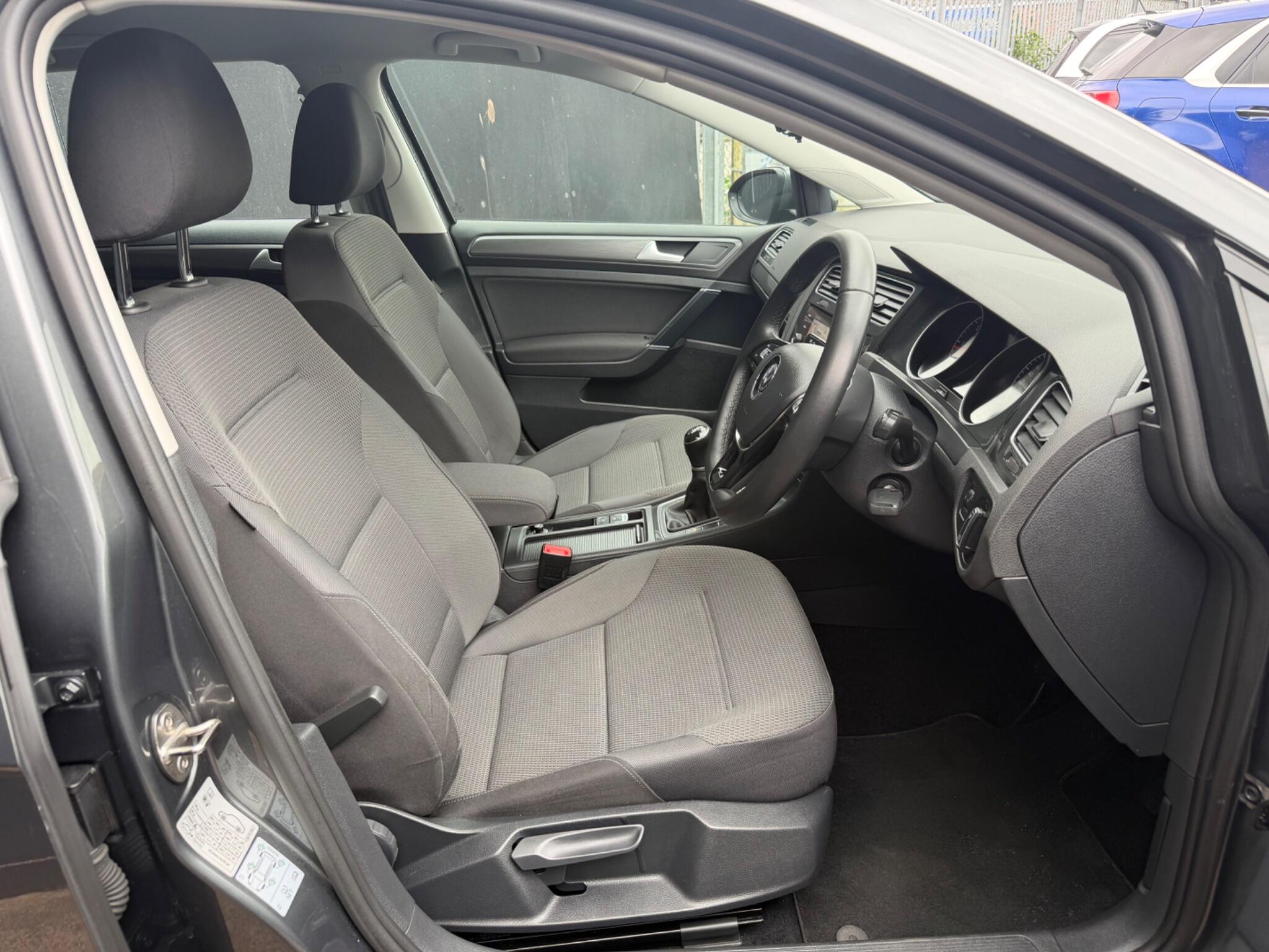 Volkswagen Golf view 10