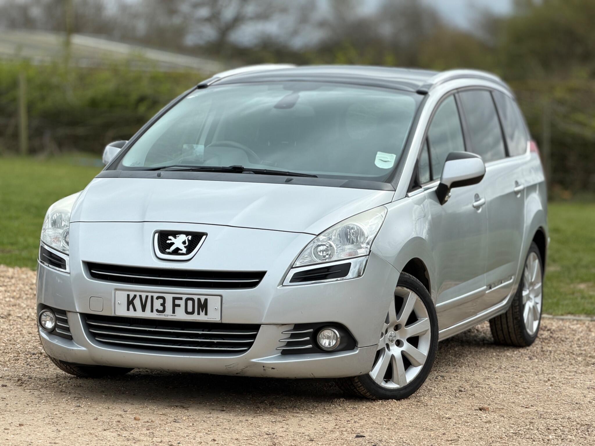 2013 Peugeot 5008 1.6 e-HDi Allure EGC Euro 5 (s/s) 5dr image 3