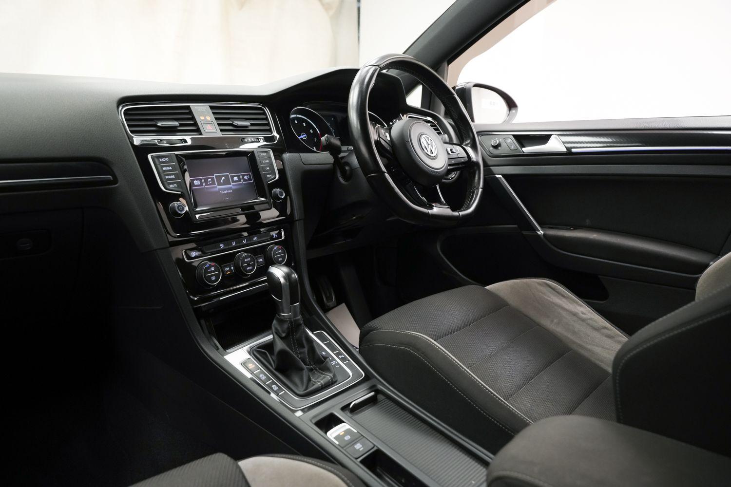 Volkswagen Golf view 8
