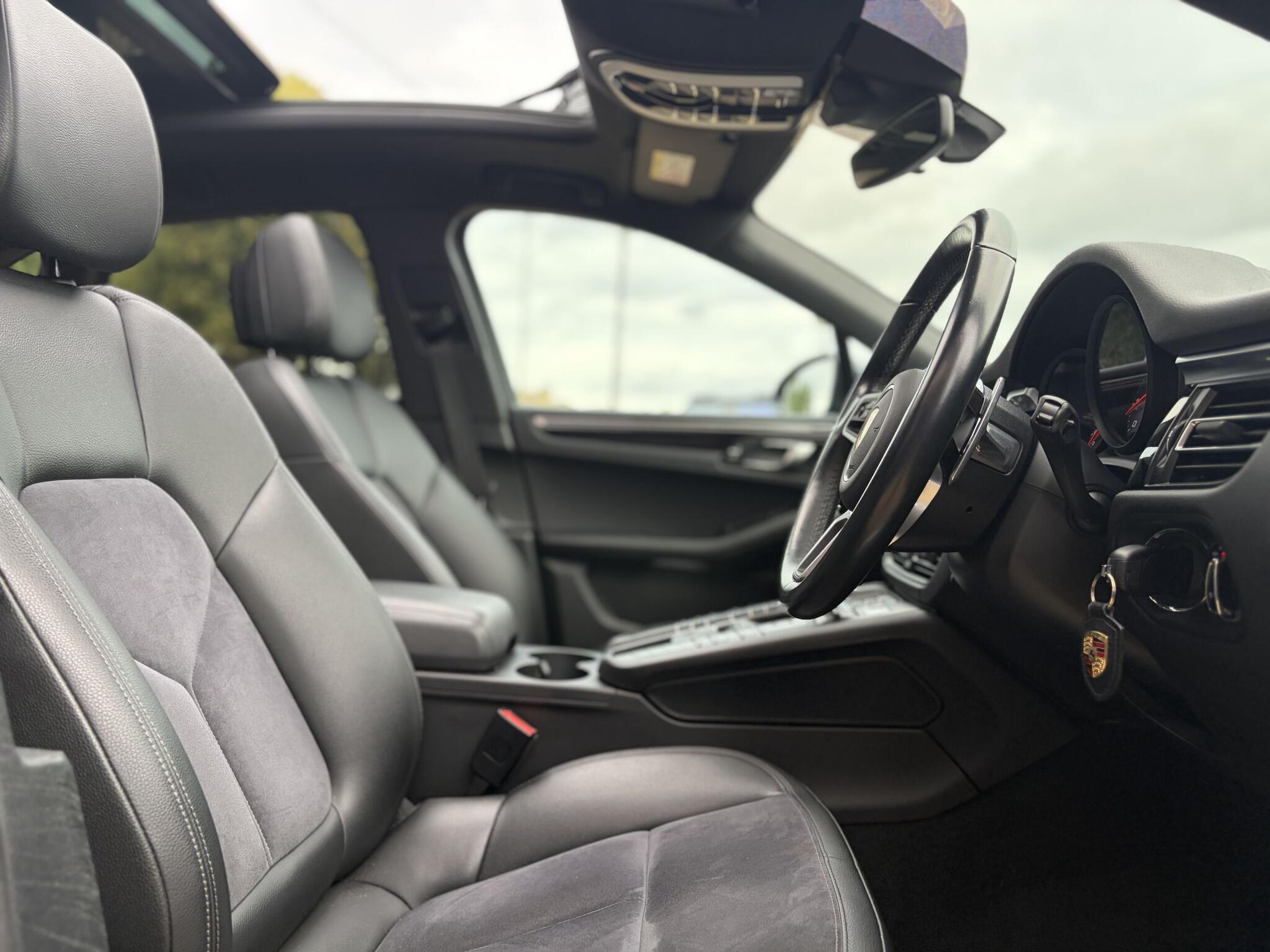 Porsche Macan view 21