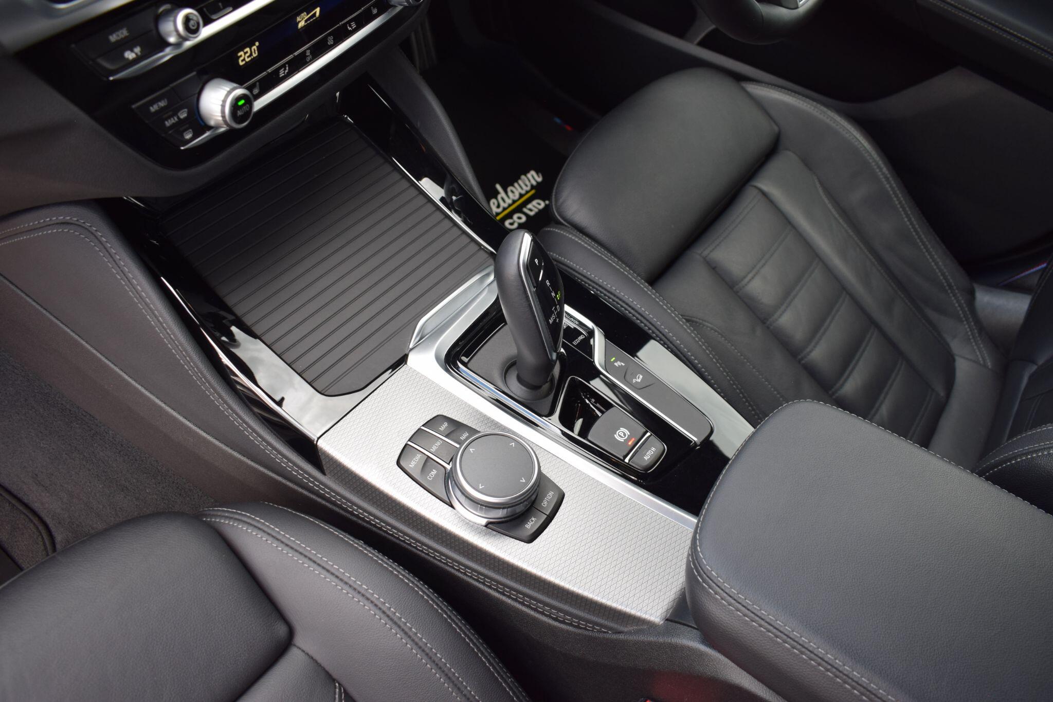 BMW X4 view 11