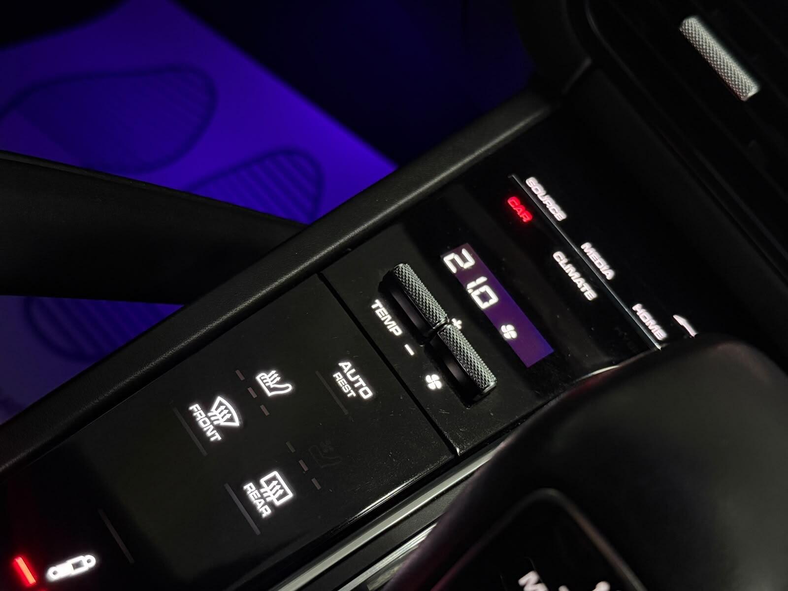 Porsche Cayenne view 23