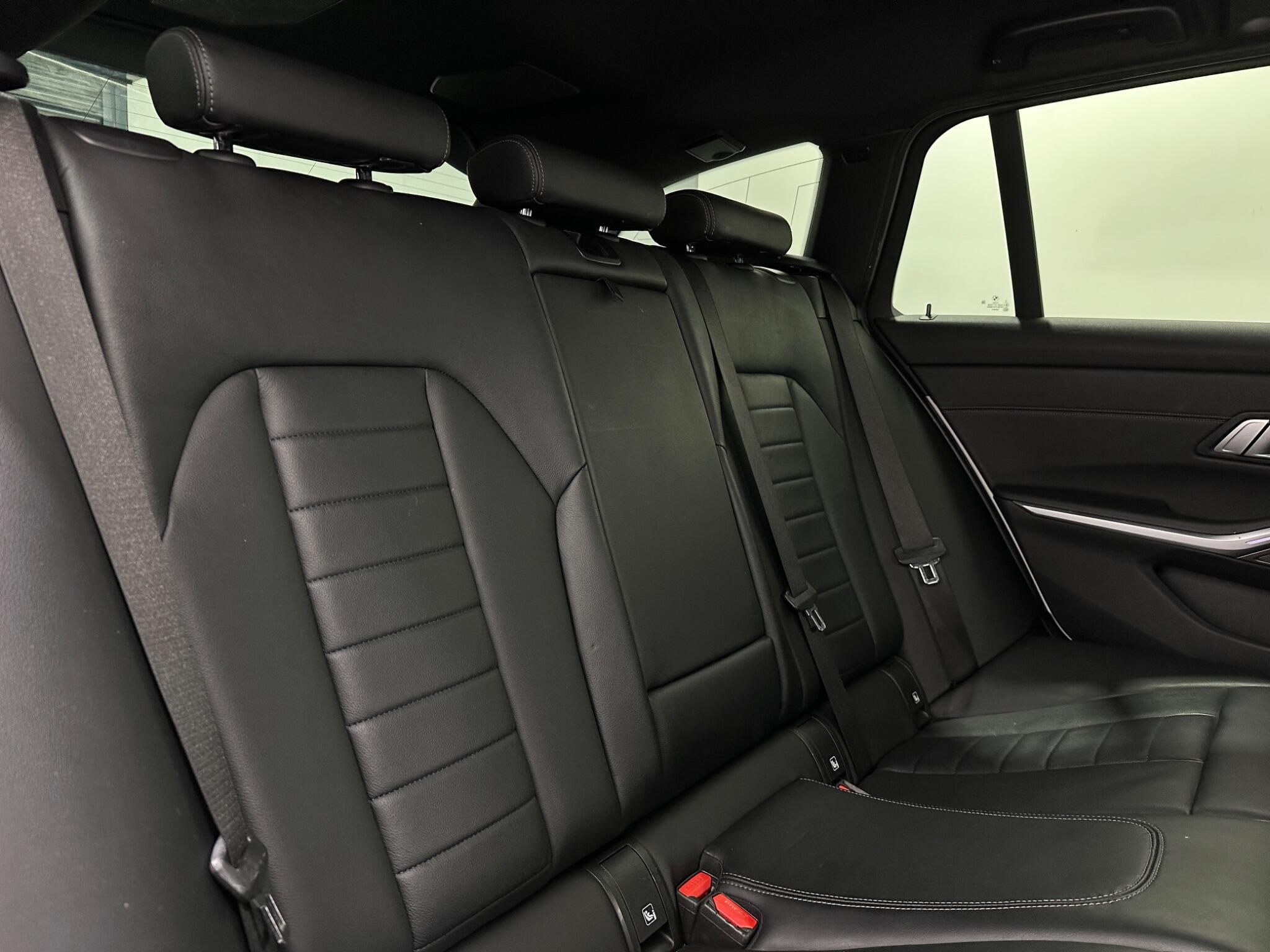 BMW 3 Series view 43