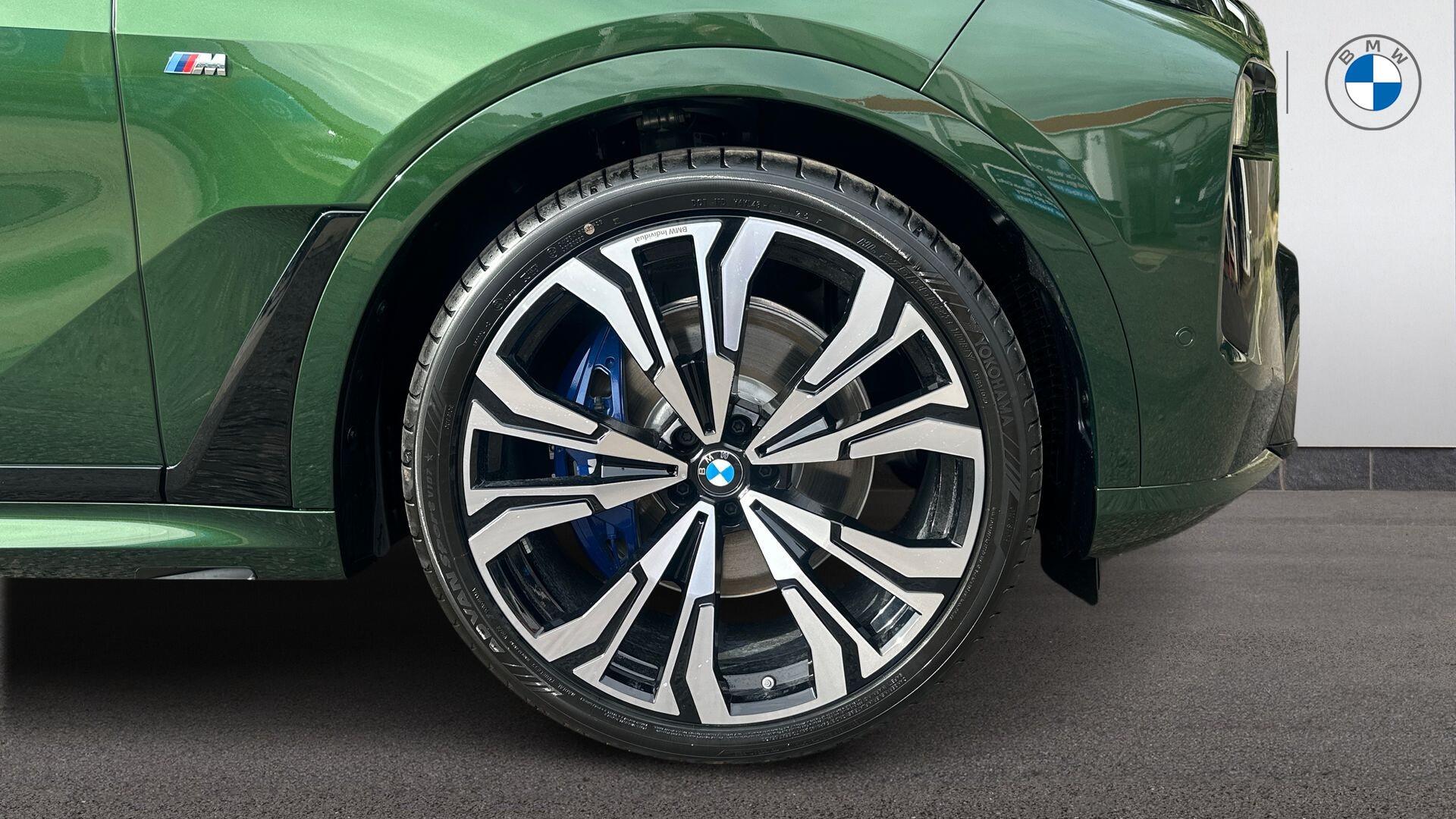 BMW X7 view 14