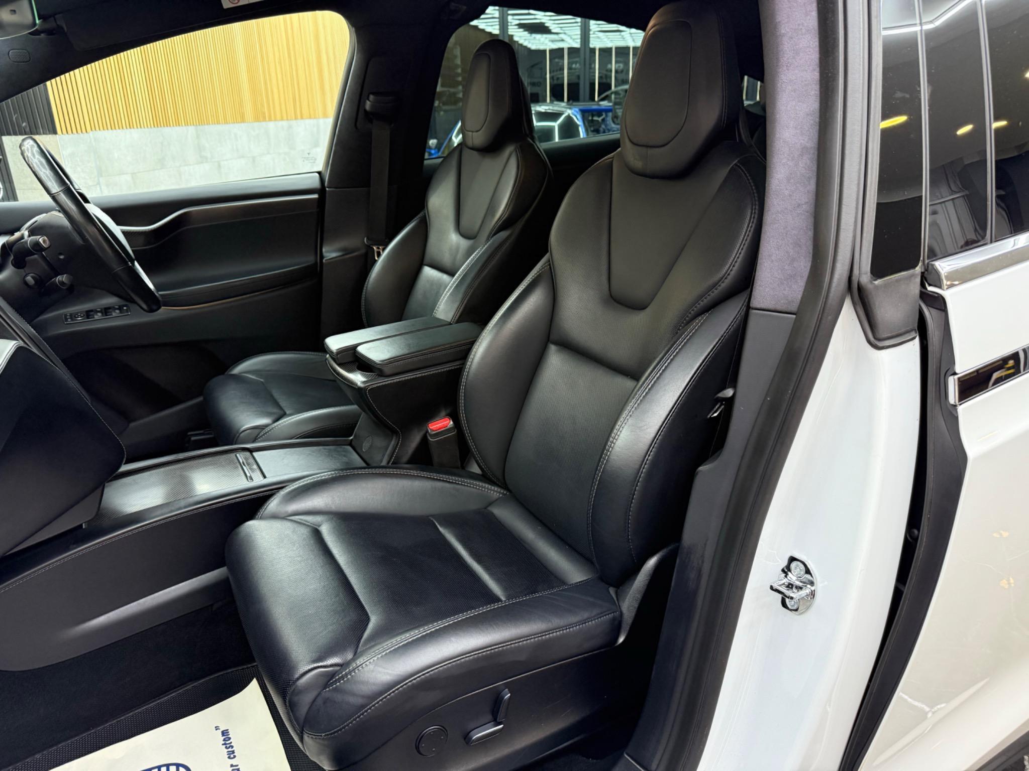 Tesla Model X view 14