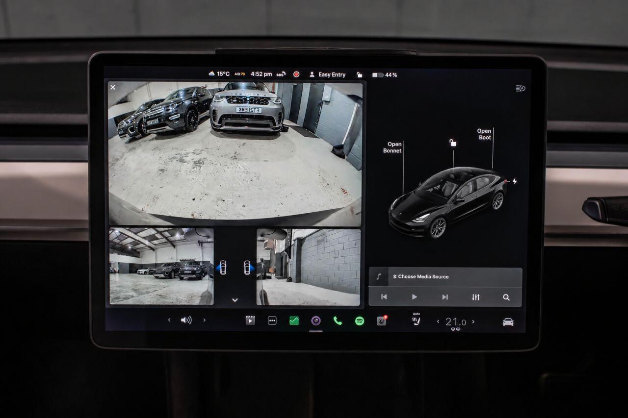 Tesla Model 3 view 32