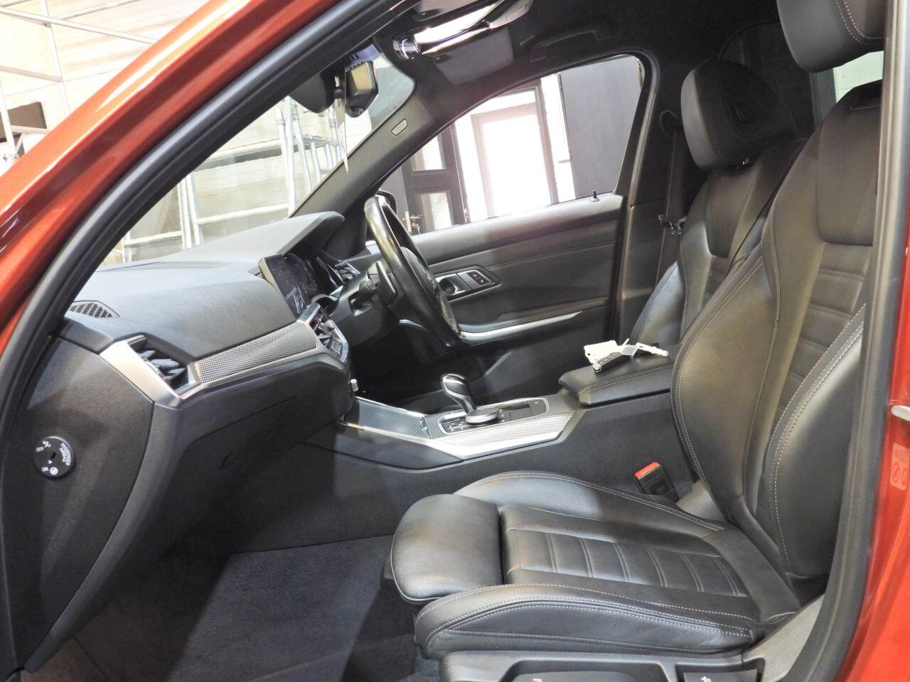 BMW 3 Series view 26