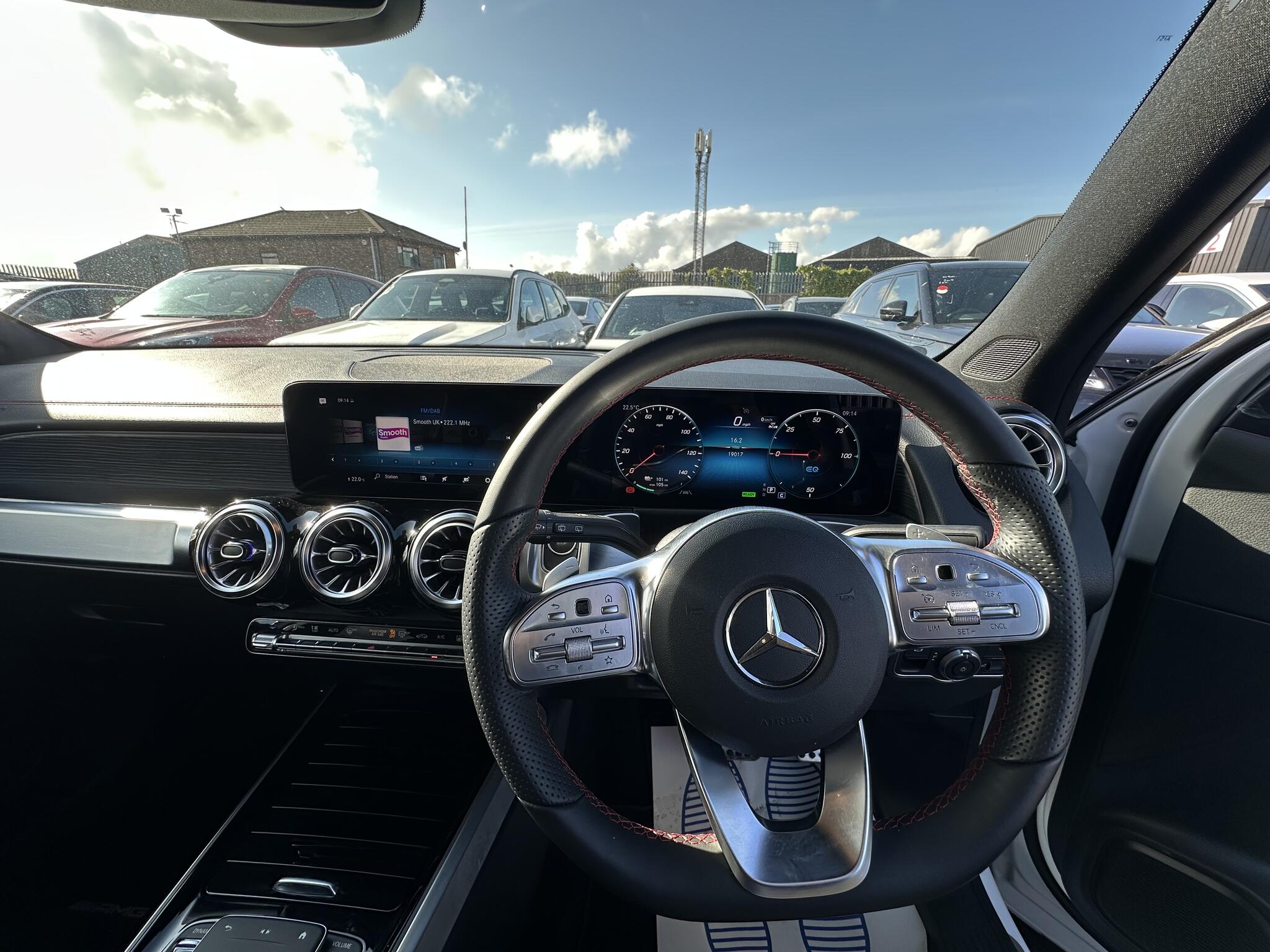 Mercedes-Benz EQB view 6