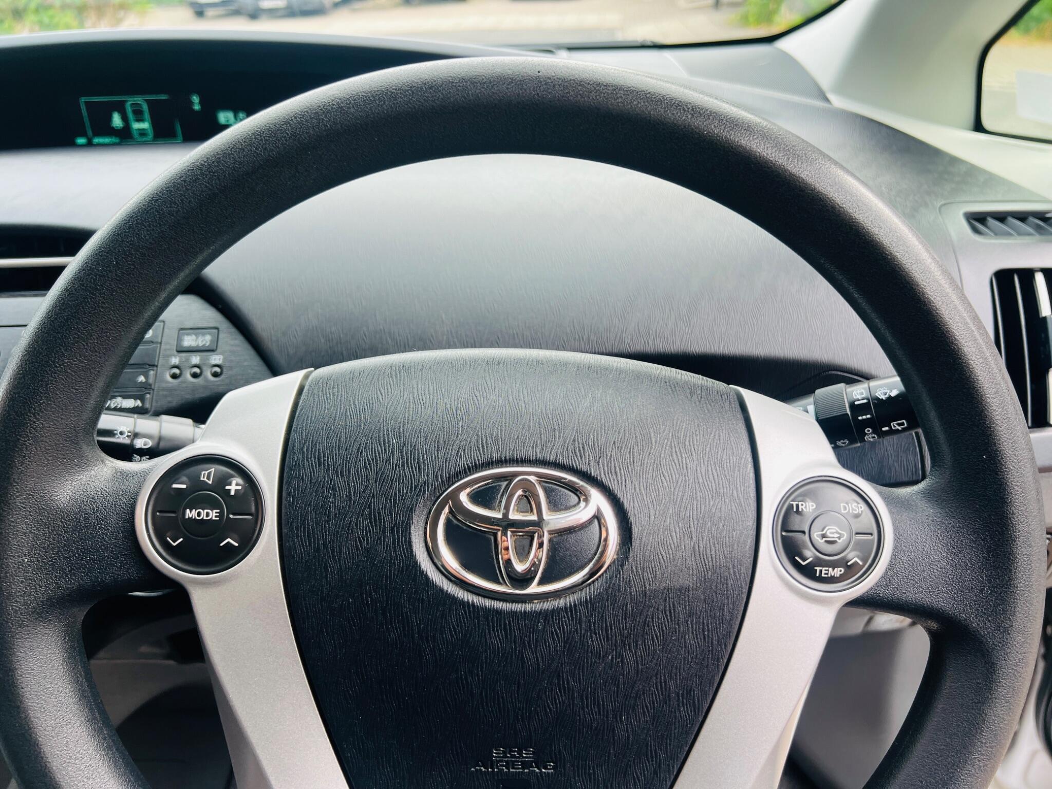 Toyota Prius view 55