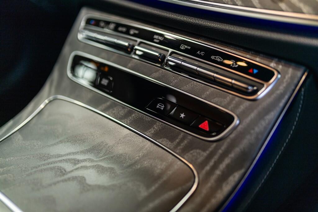 Mercedes-Benz E-Class view 39