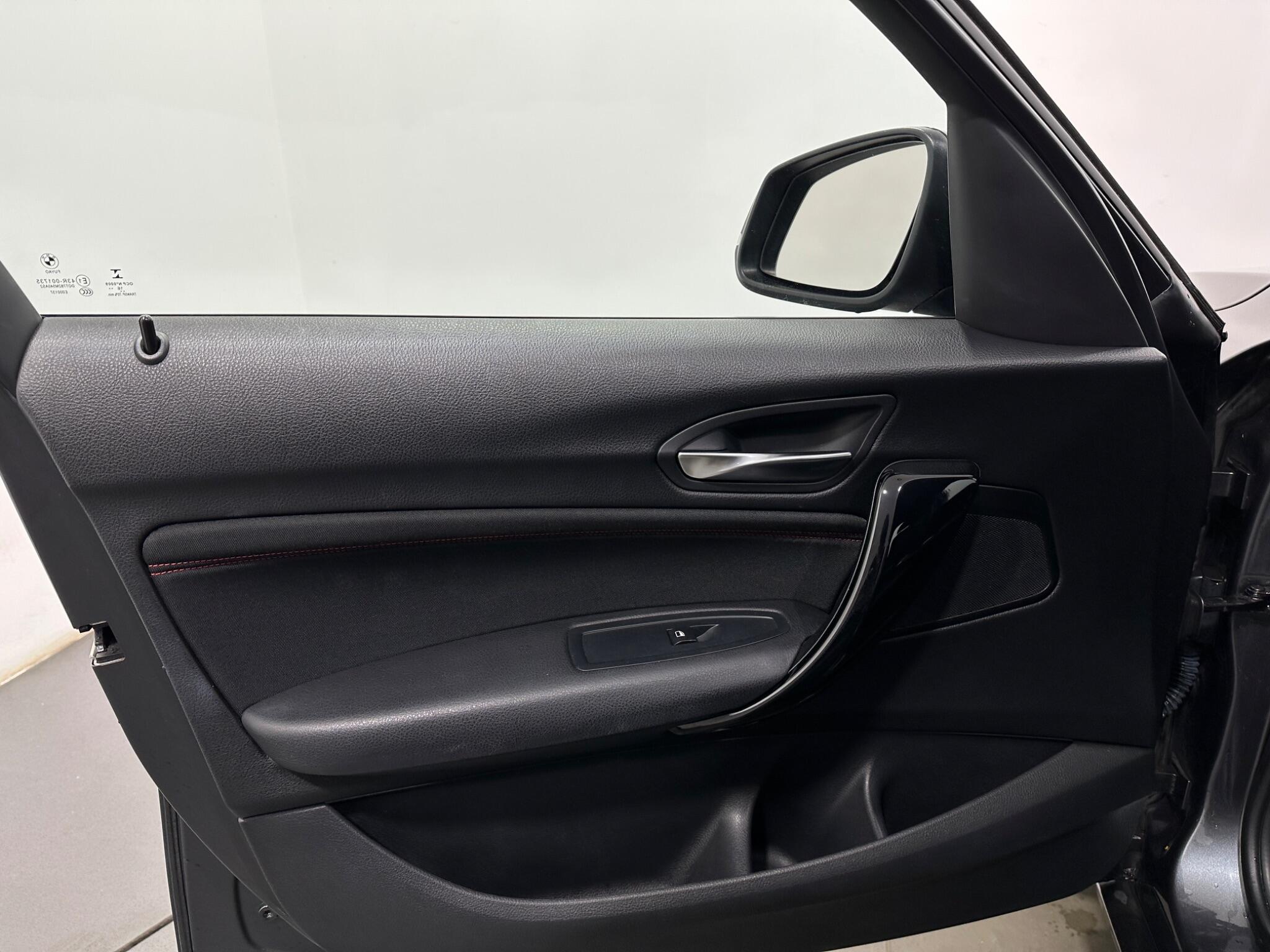 BMW 1 Series view 37