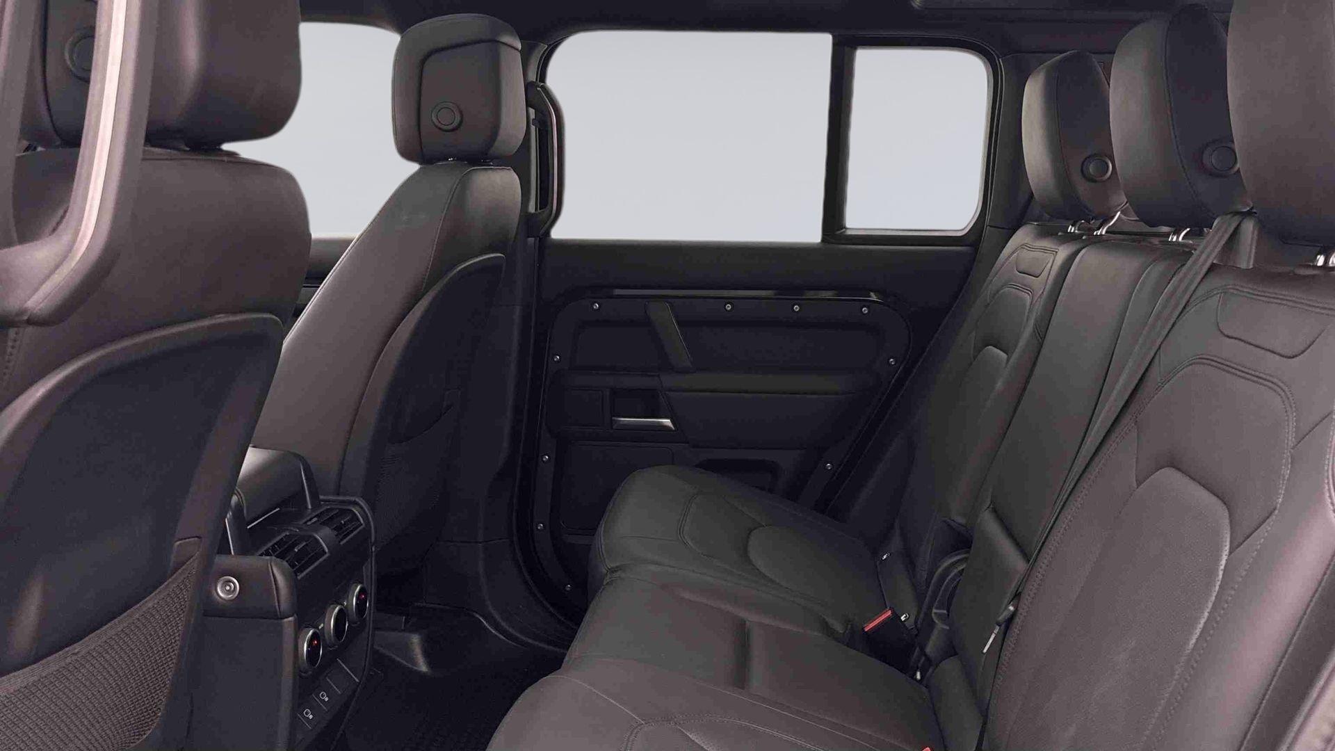 Land Rover Defender view 4
