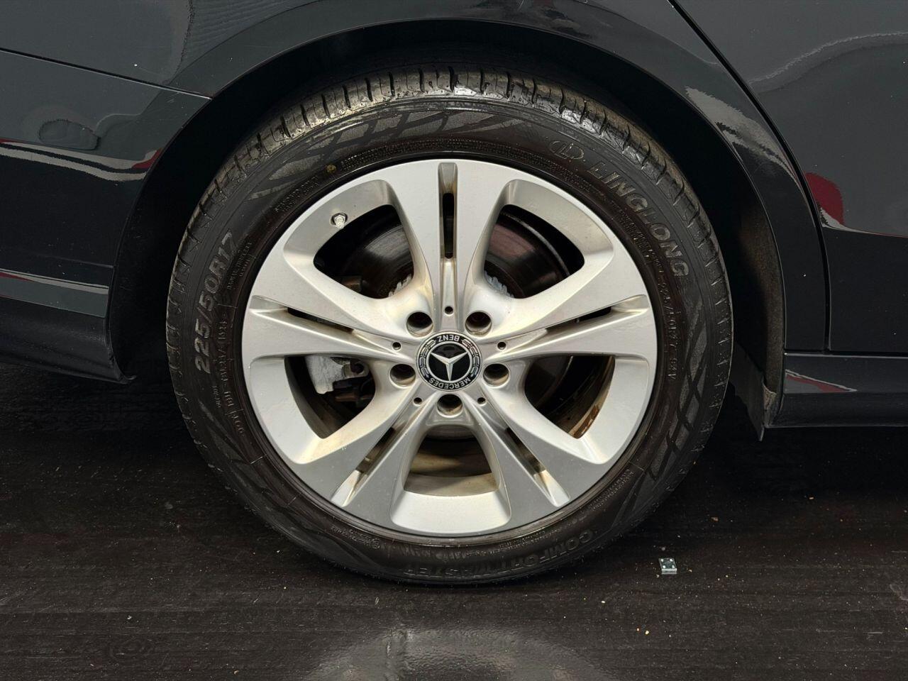 Mercedes-Benz C-Class view 19