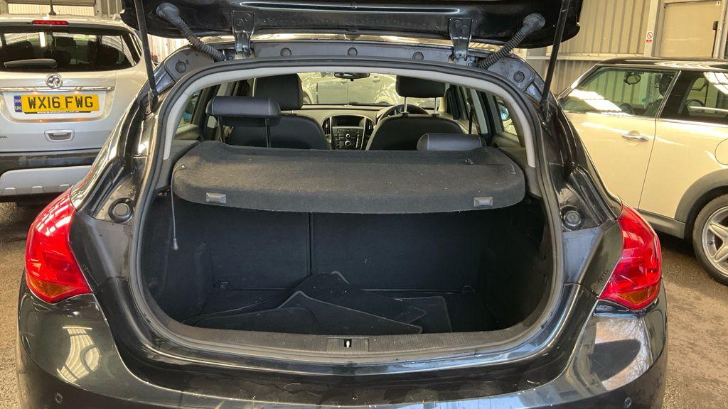 Vauxhall Astra view 5