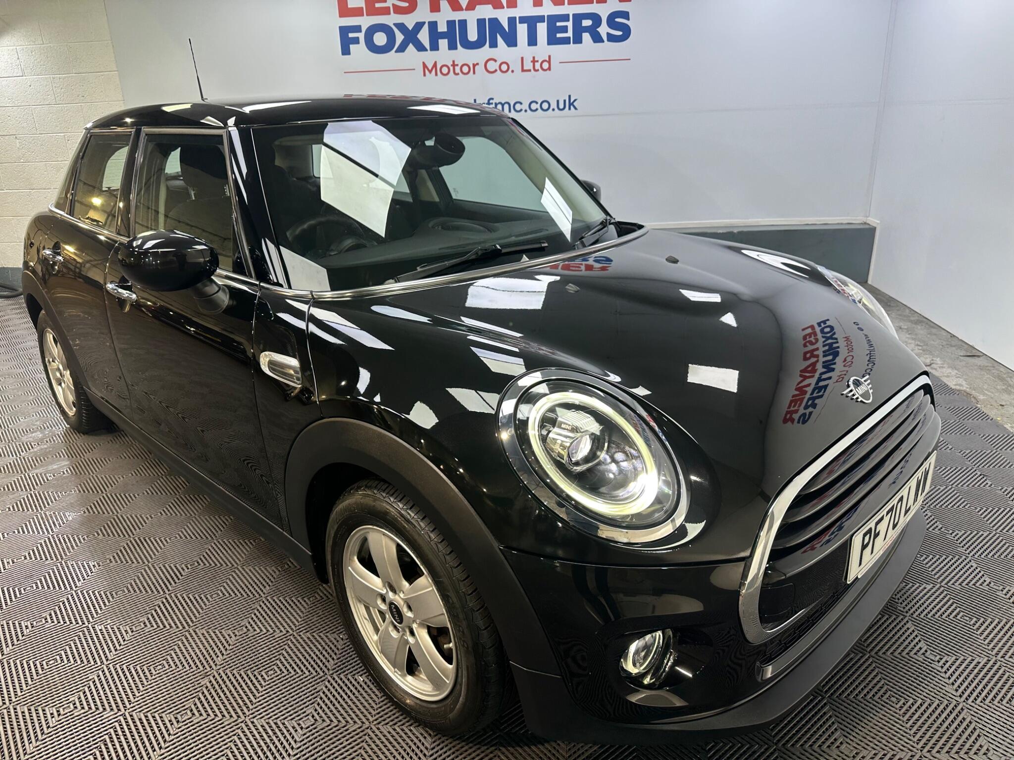 Mini Hatch view 19