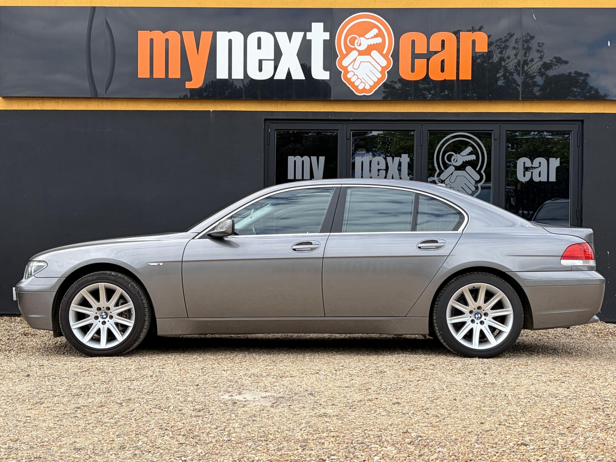 BMW 7 Series view 5
