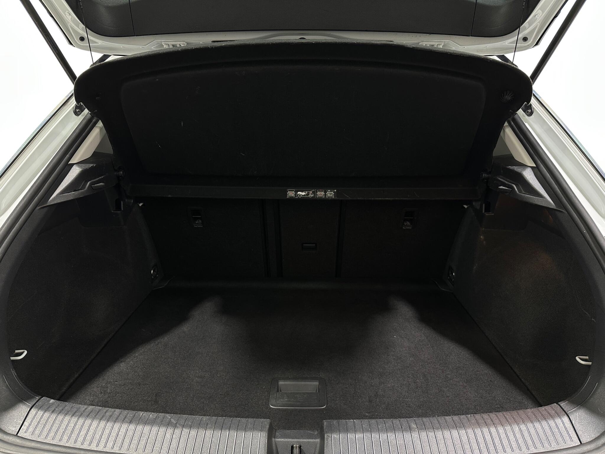 Volkswagen T-Roc view 46