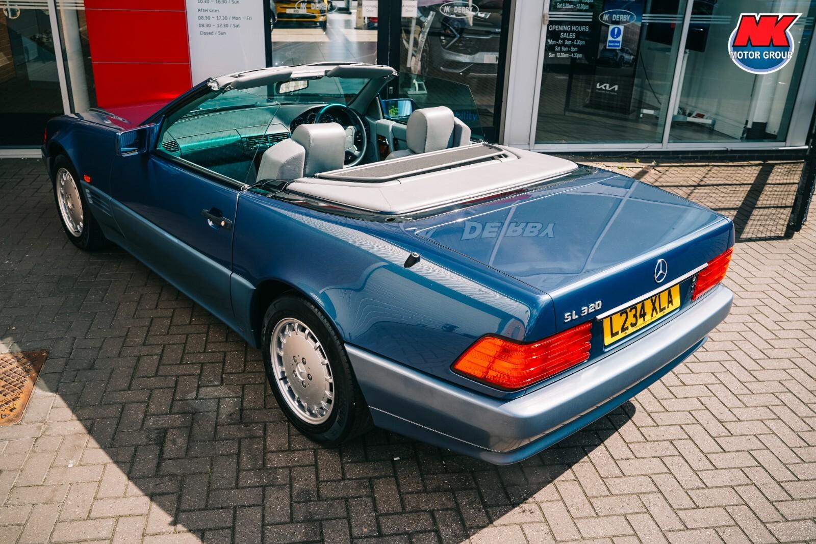 Mercedes-Benz SL view 14