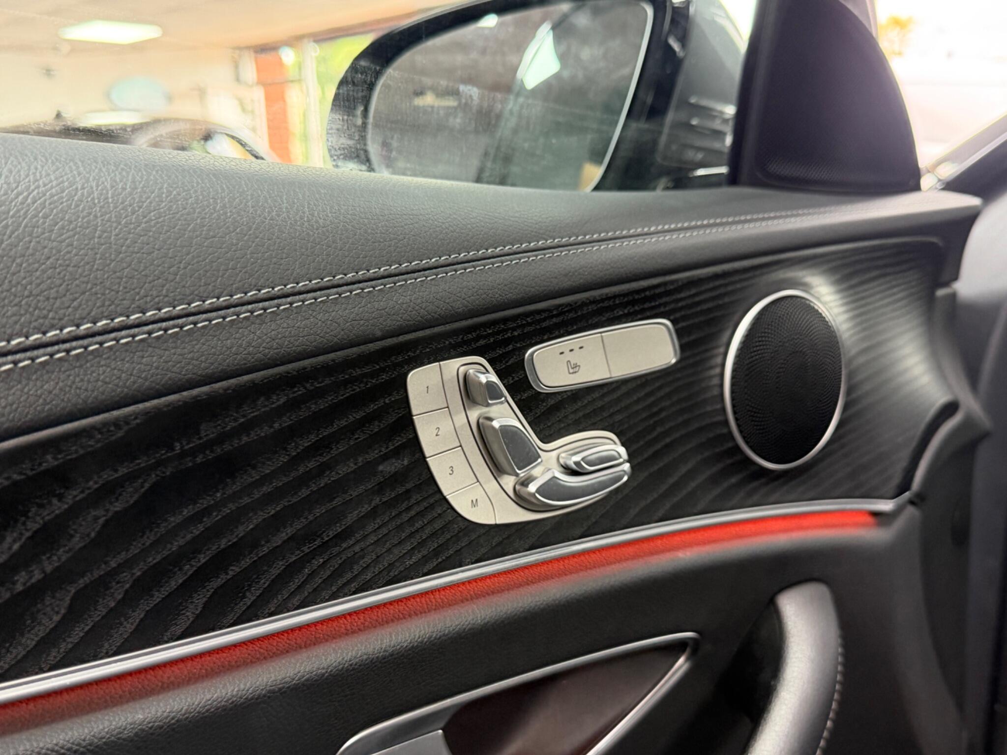 Mercedes-Benz E Class view 60