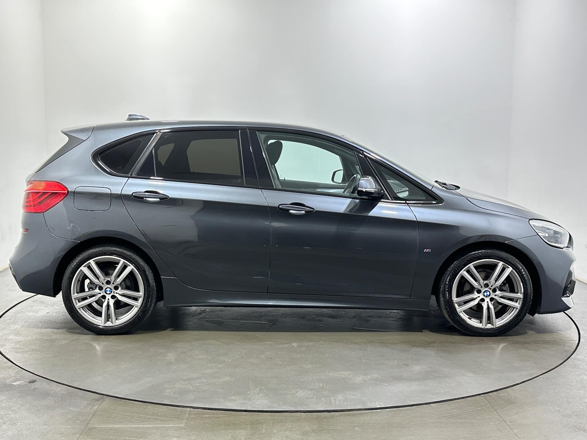 BMW 2 Series view 9