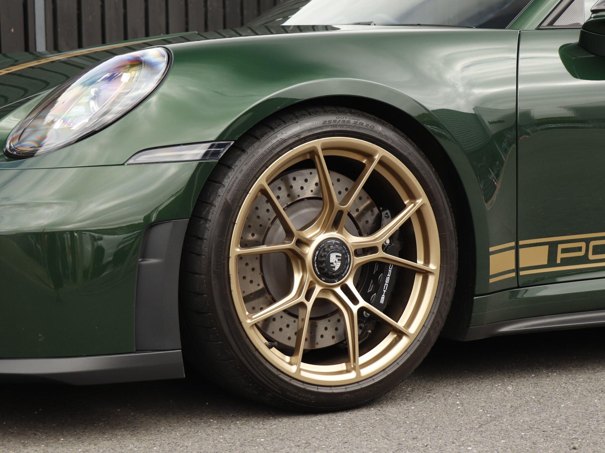 Porsche 911 view 37