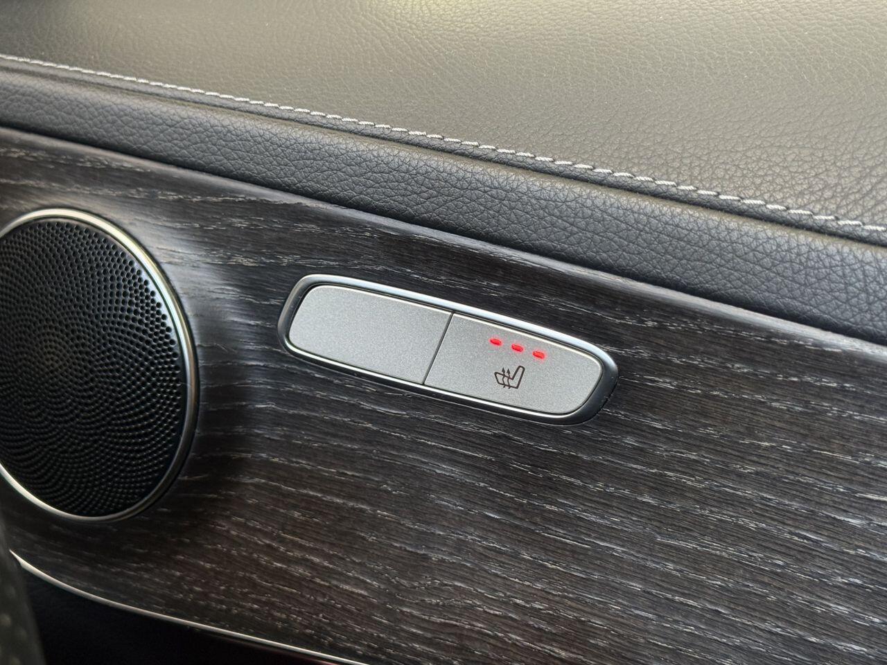 Mercedes-Benz C Class view 44