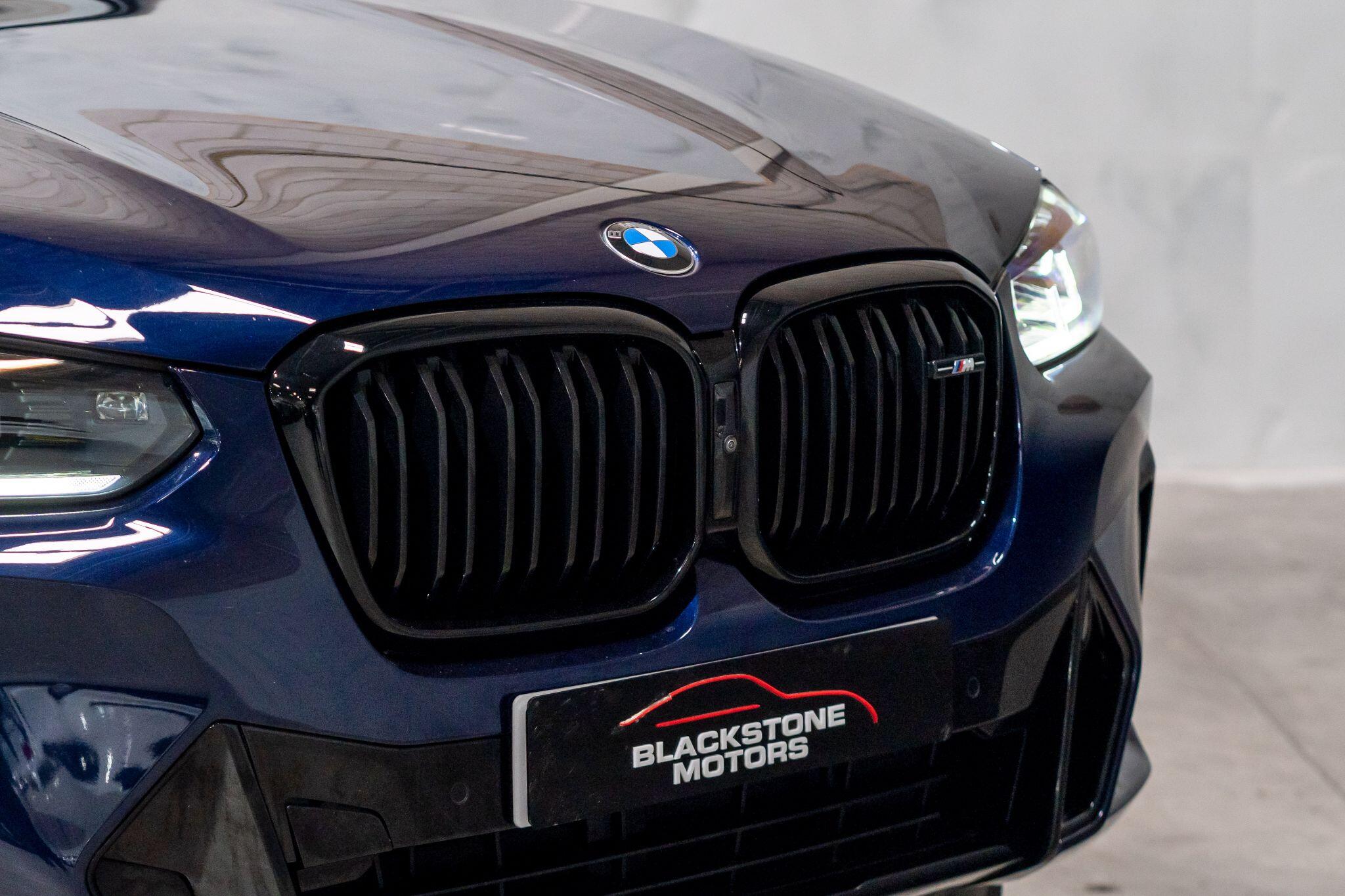 BMW X4 view 40