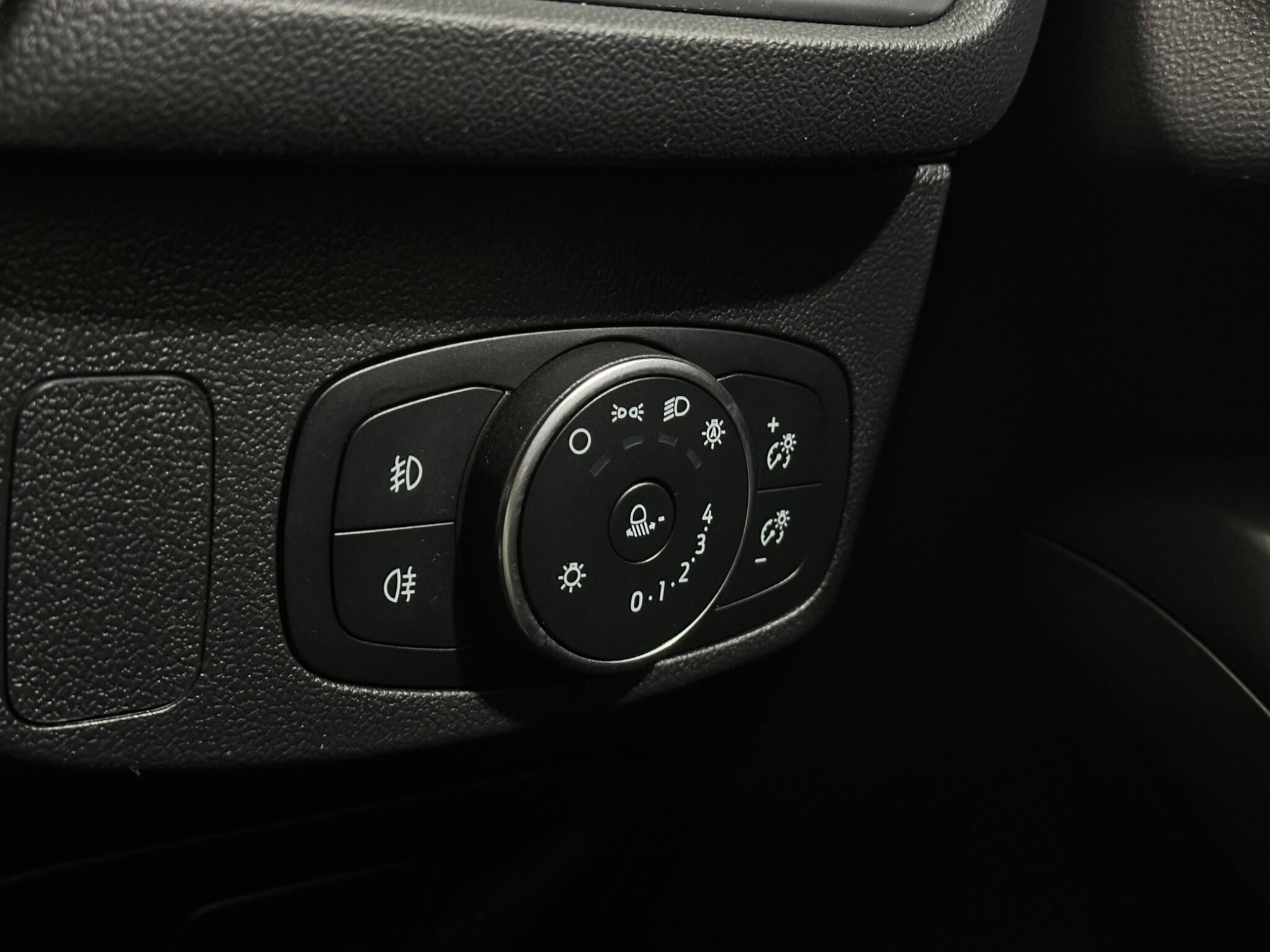 Ford Focus view 18