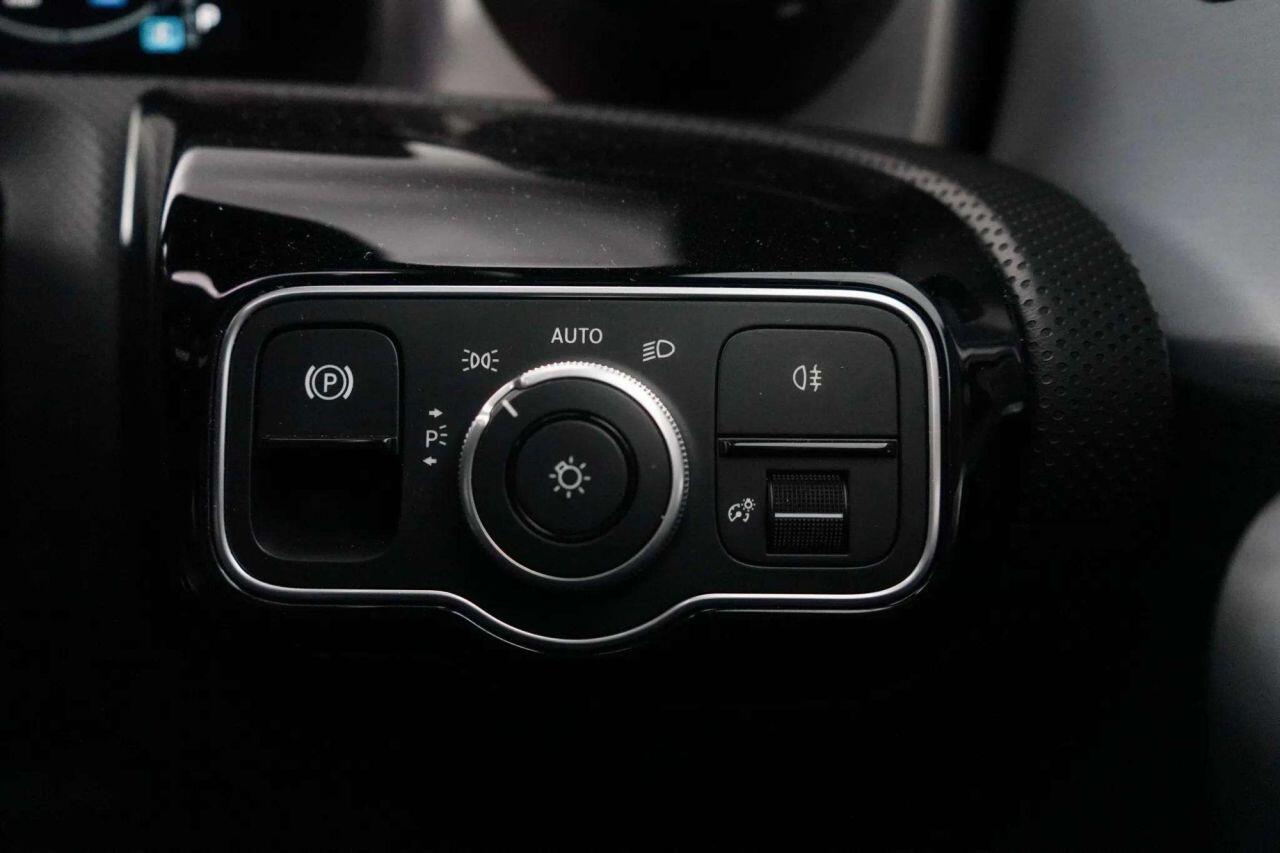 Mercedes-Benz Cla view 36