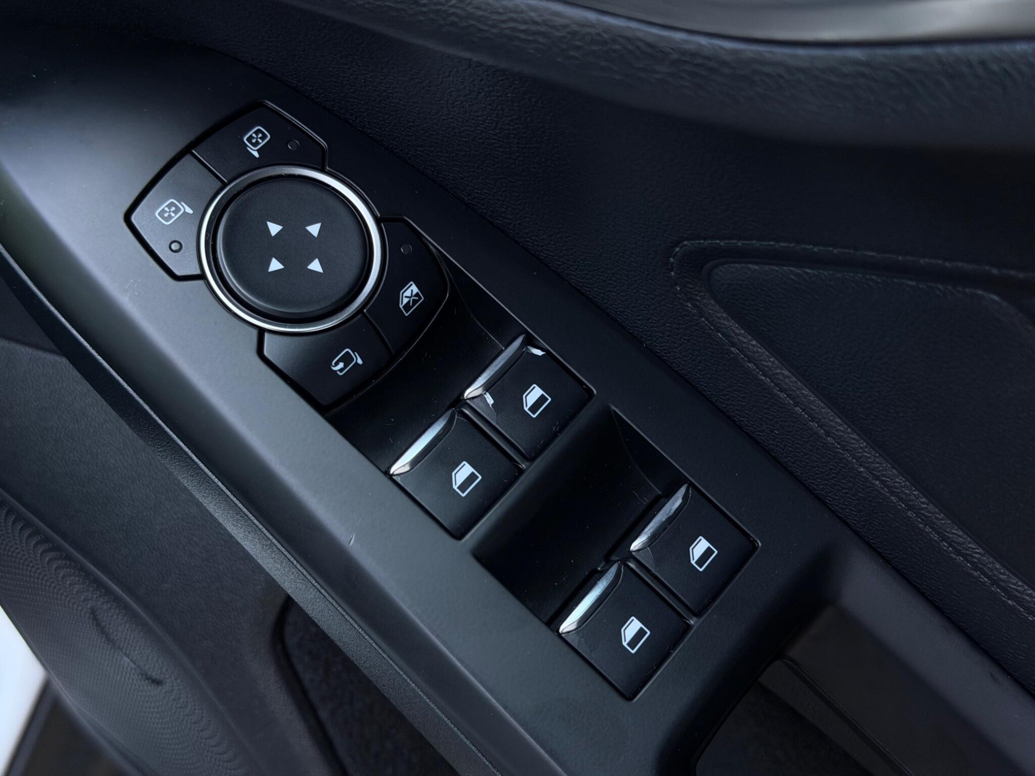 Ford Focus view 23