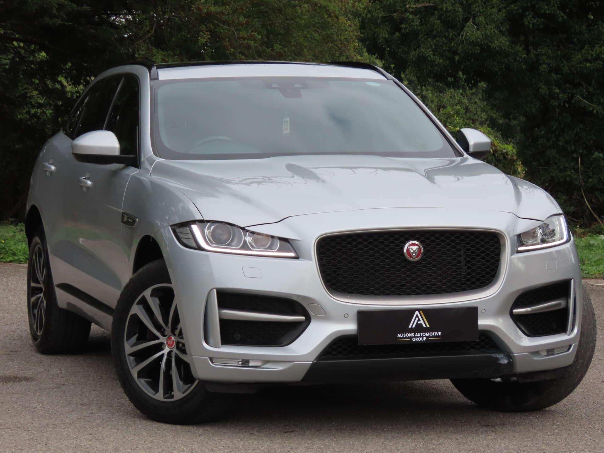 Jaguar F-Pace view 3