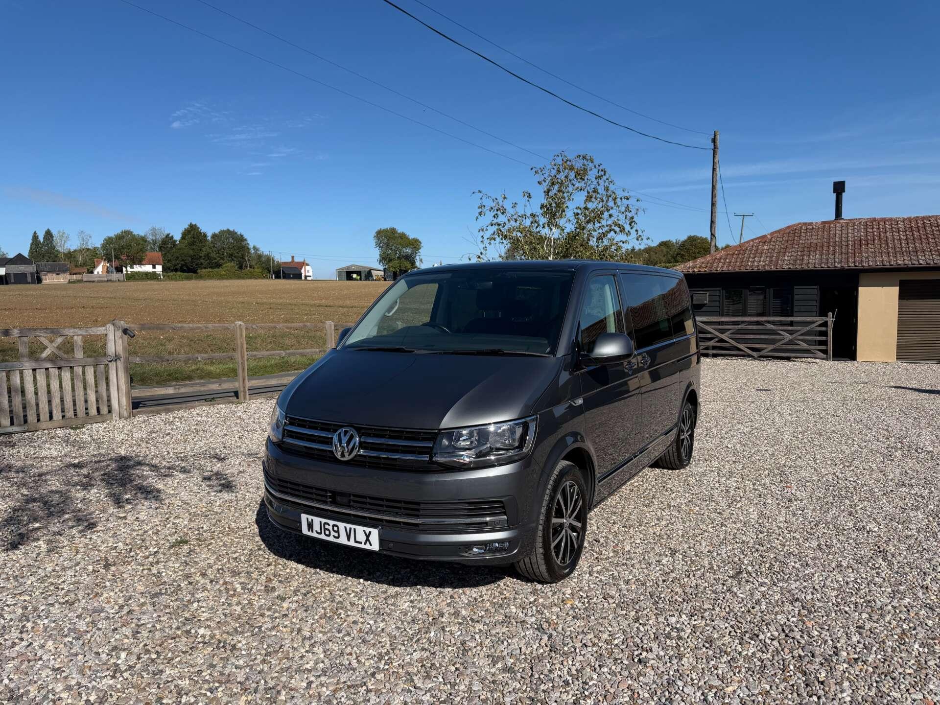 Volkswagen Caravelle view 2