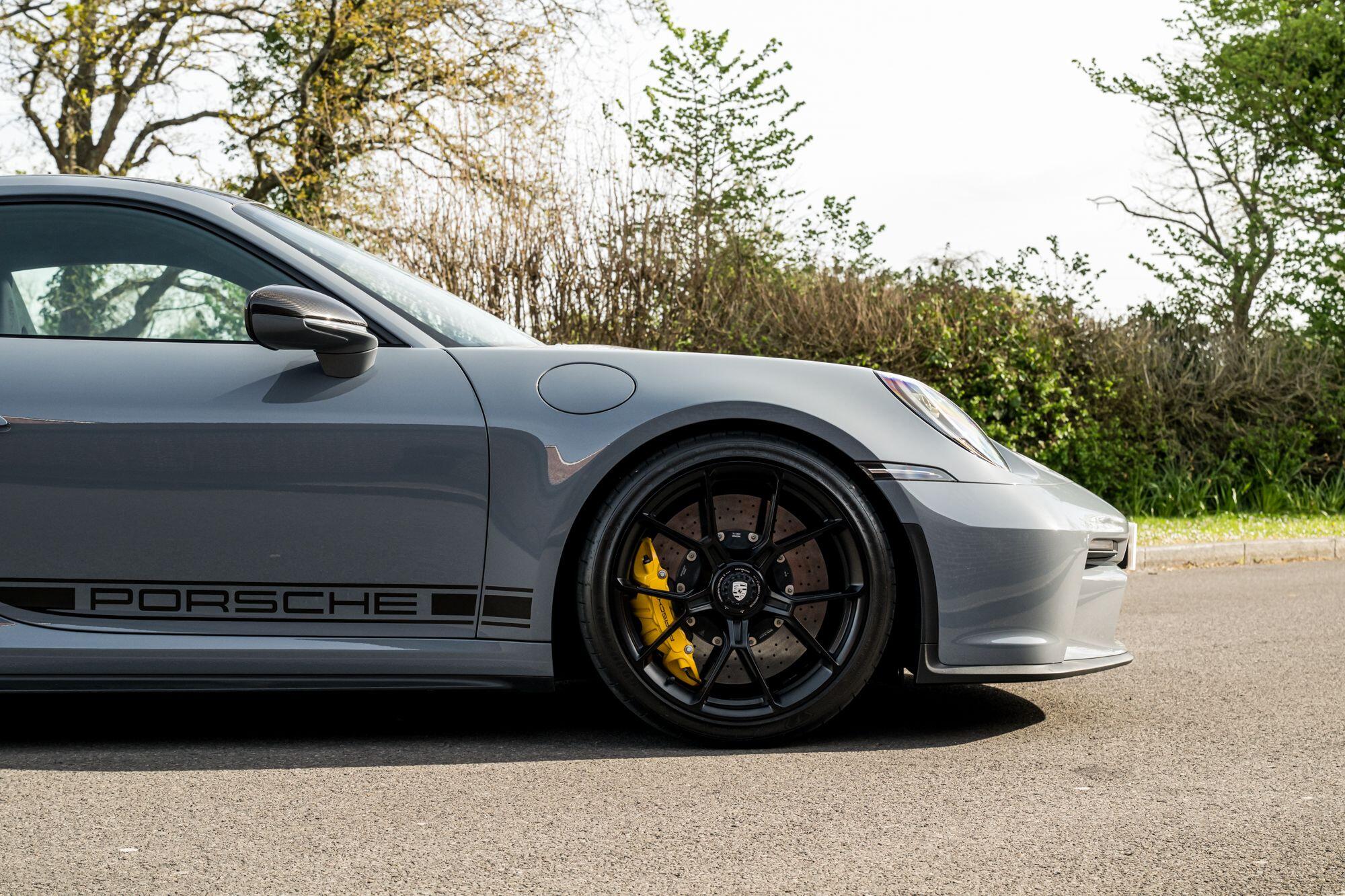 Porsche 911 view 46