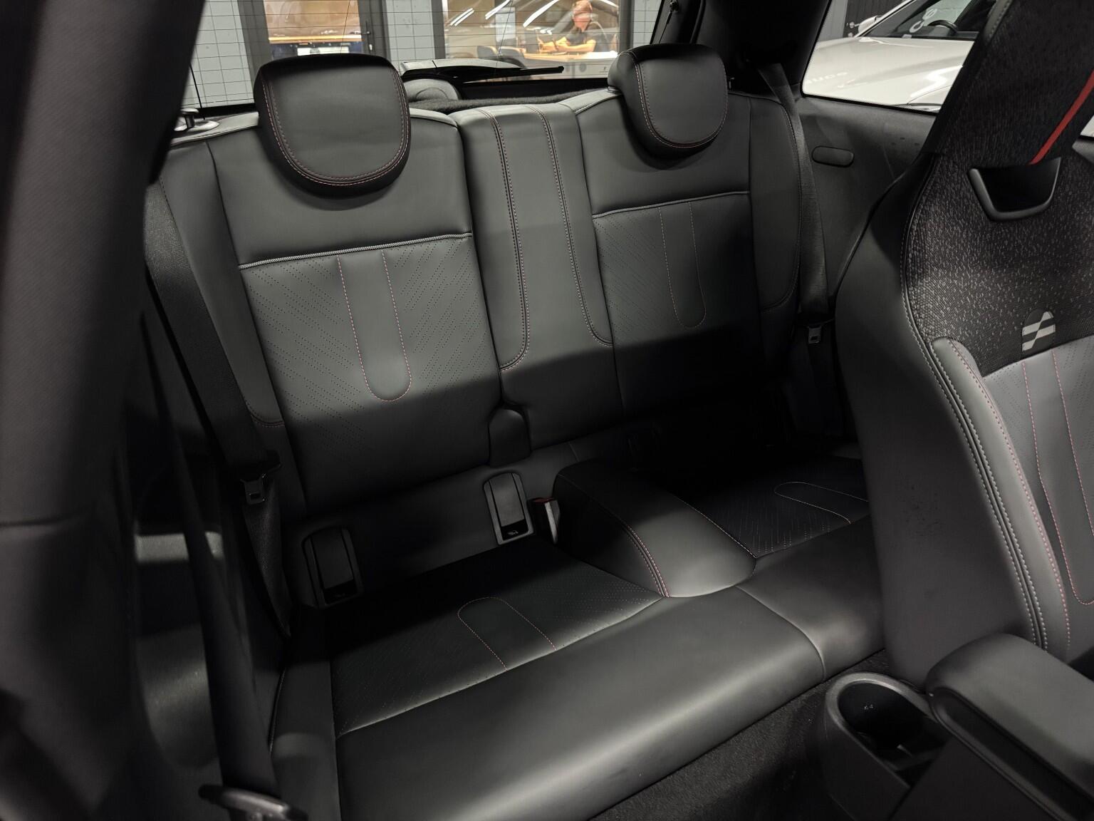 Mini Cooper Cooper view 38