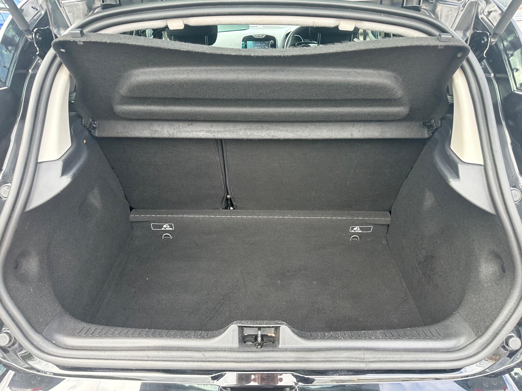 Renault Clio view 30