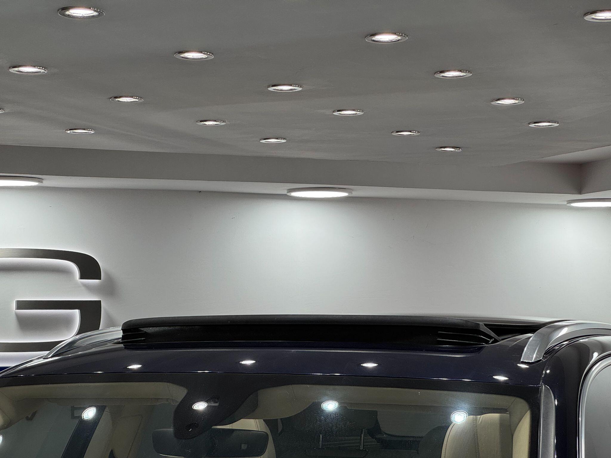 Bentley Bentayga view 13