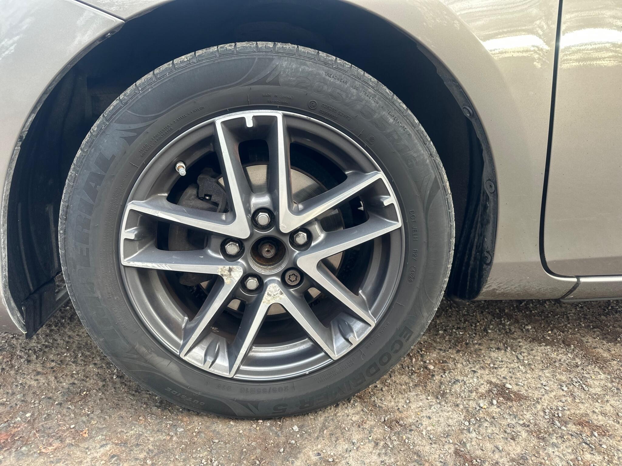 2014 Toyota Auris image 33