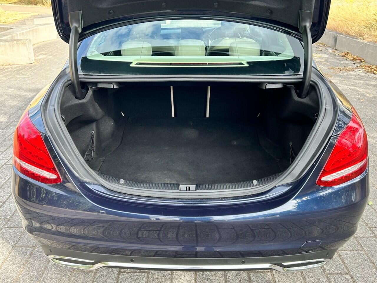 Mercedes-Benz C-Class view 17
