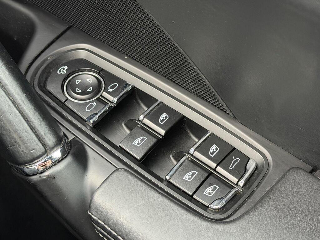 Porsche Cayenne view 52