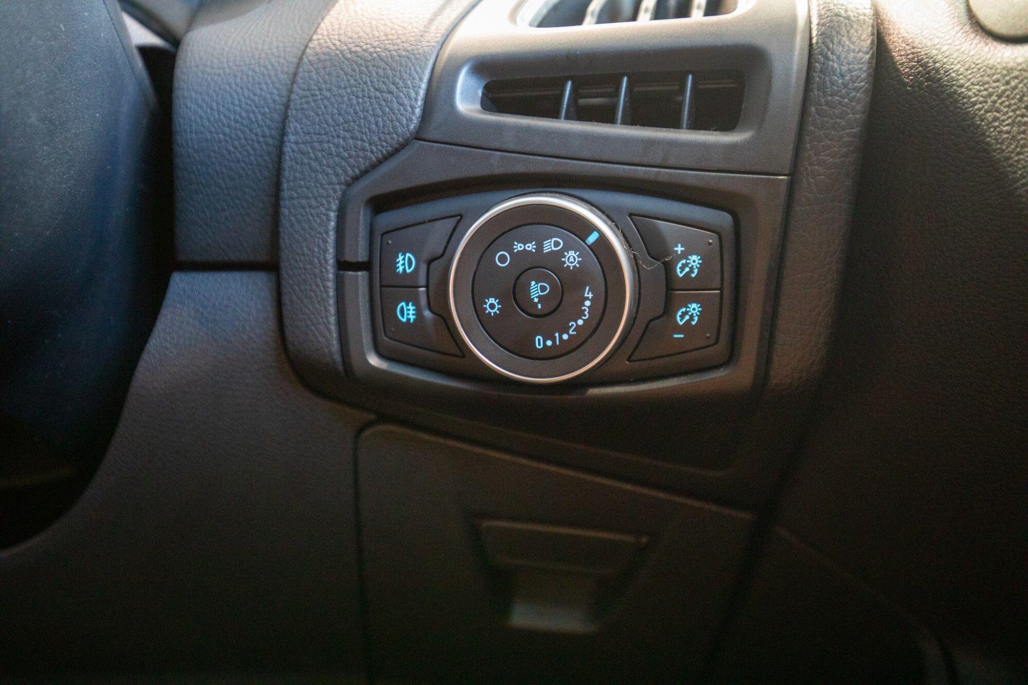 Ford Focus view 21